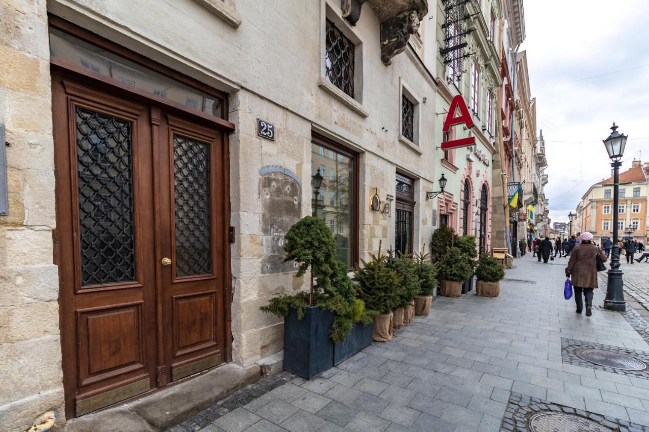 Grand Apartments On Rynok Square Lviv Exterior foto