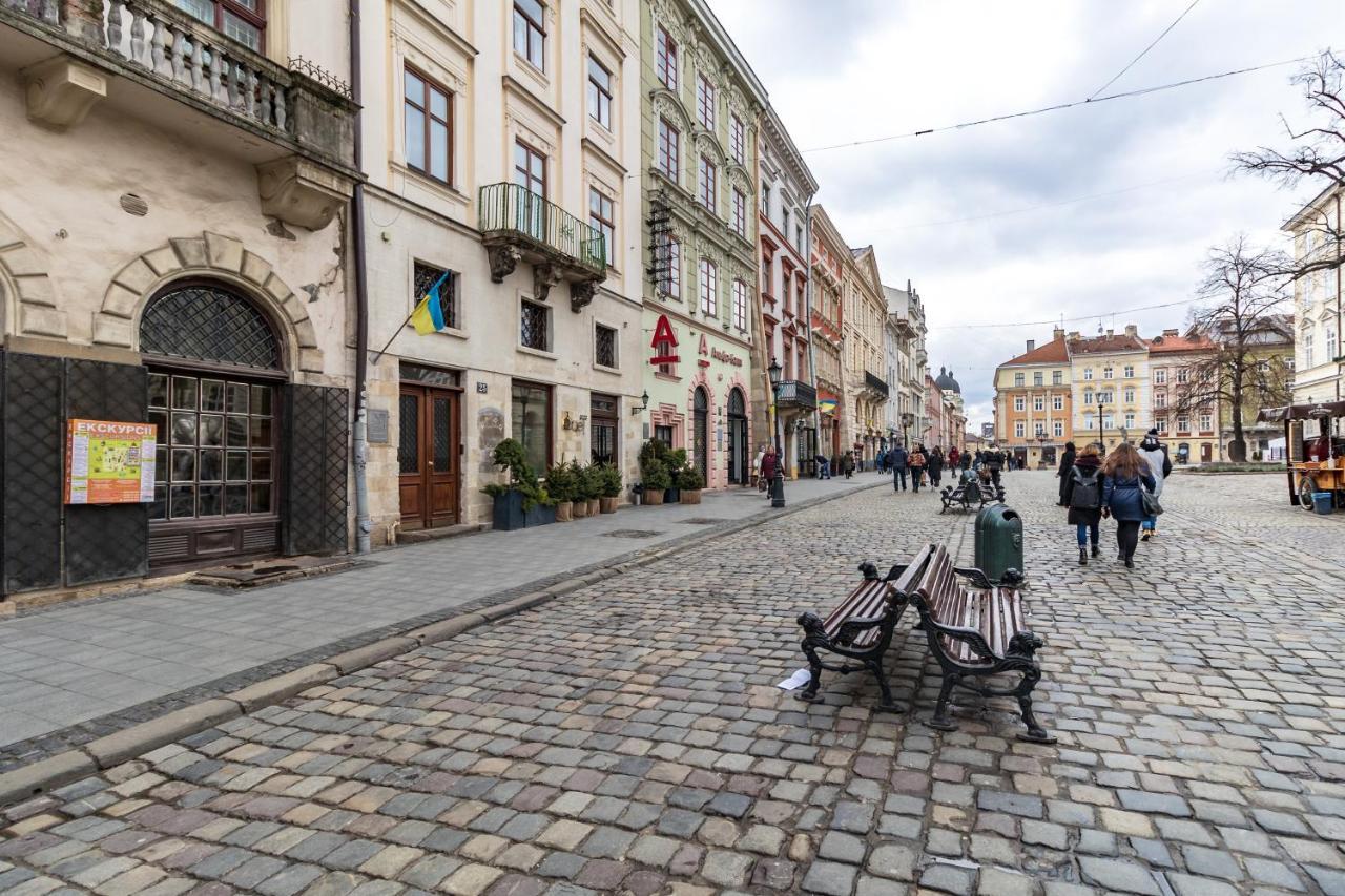 Grand Apartments On Rynok Square Lviv Exterior foto