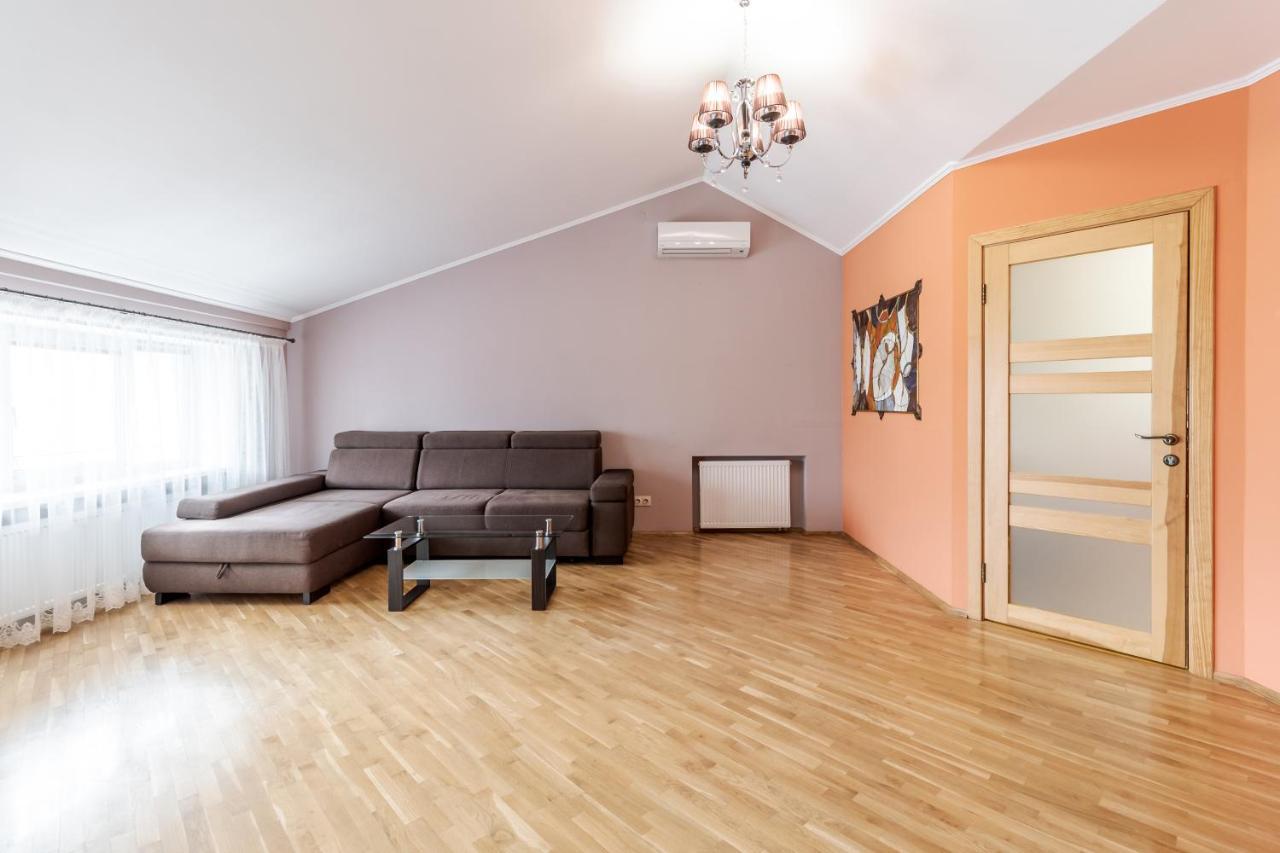 Grand Apartments On Rynok Square Lviv Exterior foto